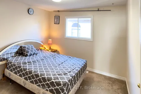 458 Meadow St, Oshawa, ON L1L 1B9