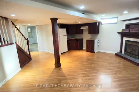 458 Meadow St, Oshawa, ON L1L 1B9