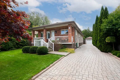 376 Rosebank Rd, Pickering, ON L1W 2N4