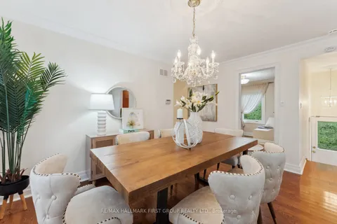 376 Rosebank Rd, Pickering, ON L1W 2N4