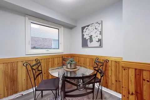 677 Grandview Dr, Oshawa, ON L1H 7V9