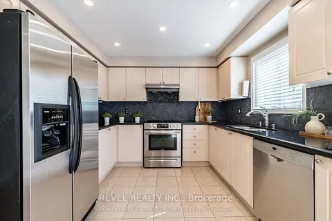 77 Ashbury Blvd, Ajax, ON L1Z 1N1