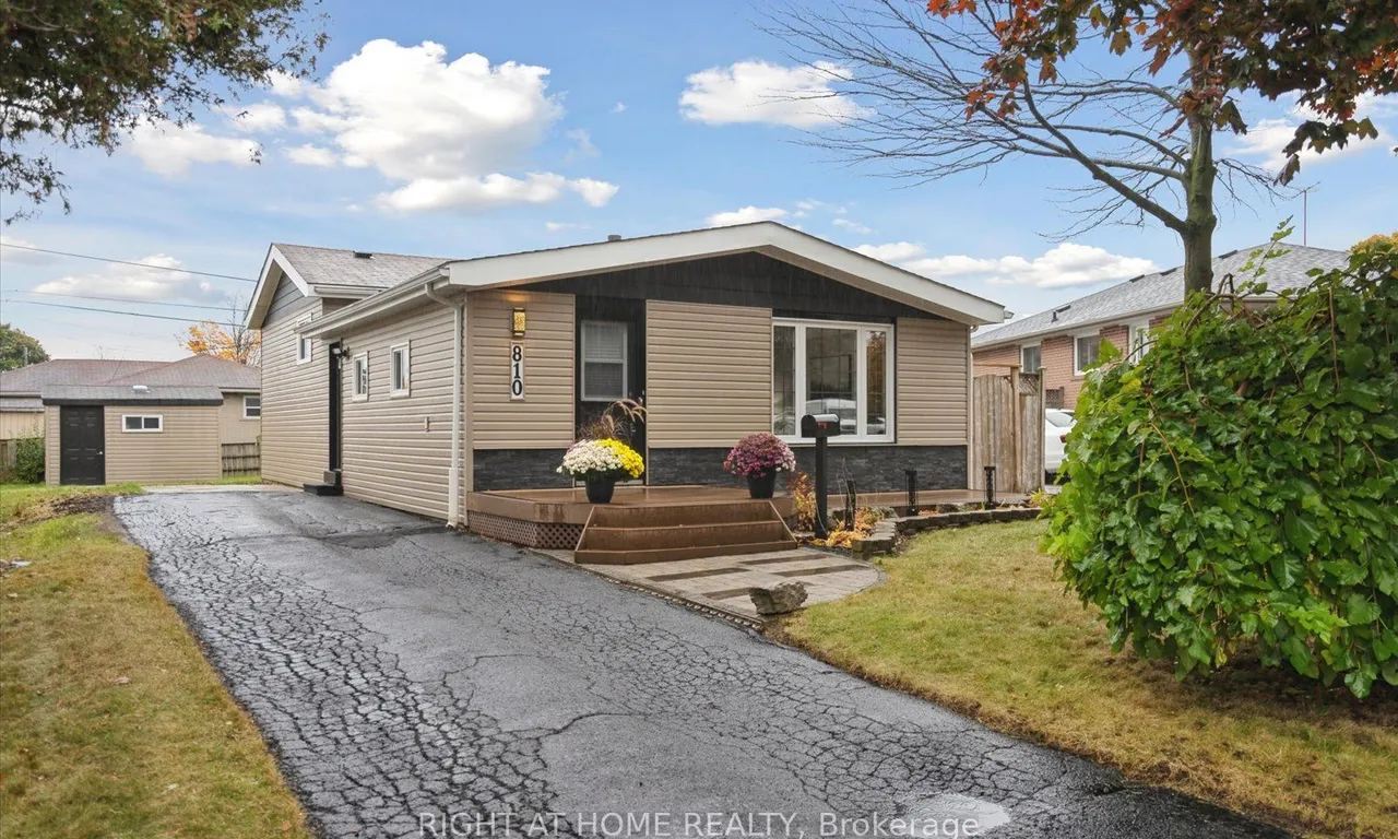 810 Bem Ave, Pickering, ON L1W 1X1