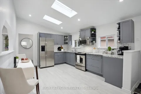810 Bem Ave, Pickering, ON L1W 1X1