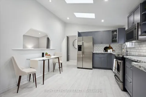810 Bem Ave, Pickering, ON L1W 1X1