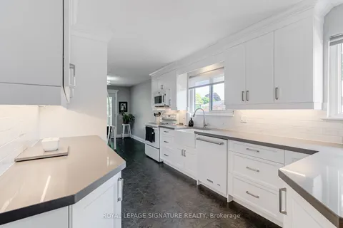 809 Annes St, Whitby, ON L1N 5K6