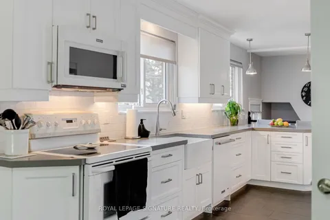 809 Annes St, Whitby, ON L1N 5K6