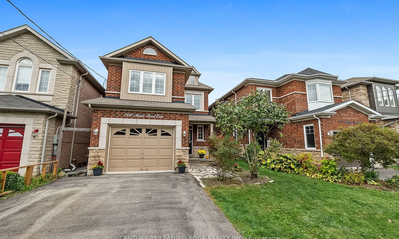 208 Maple St, Whitby, ON L1N 0A1