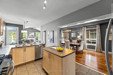 208 Maple St, Whitby, ON L1N 0A1