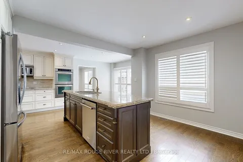 622 Atwood Cres, Pickering, ON L1W 3W6