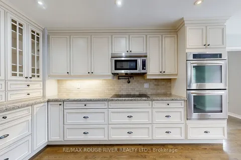 622 Atwood Cres, Pickering, ON L1W 3W6