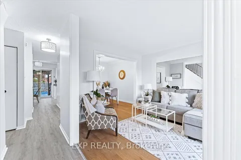 660 Montcalm Ave, Oshawa, ON L1J 6Y9