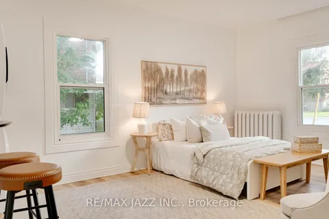 381 Mary St, Oshawa, ON L1G 5C9