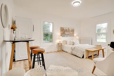 381 Mary St, Oshawa, ON L1G 5C9