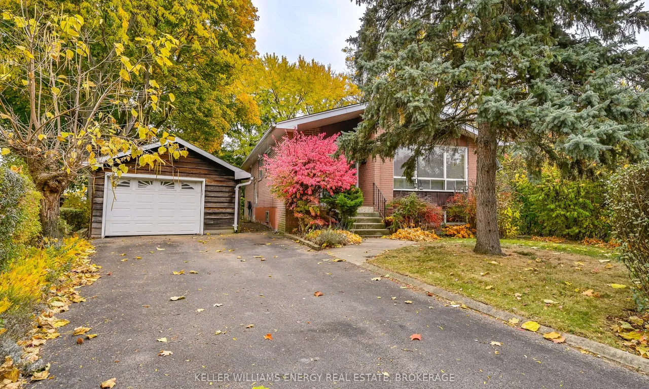 847 Reytan Blvd, Pickering, ON L1W 1Y6