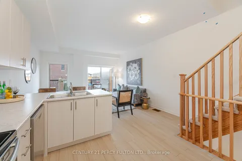 147 Hunt St, Ajax, ON L1S 7M3
