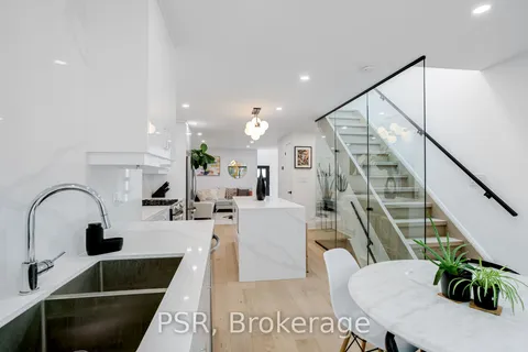 745 Craven Rd, Toronto, ON M4L 2Z7