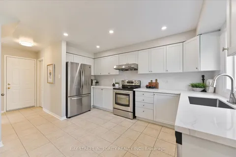 3 Solstice Dr, Toronto, ON M1X 2B4