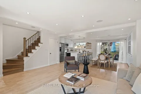 1361 Lakefield St, Oshawa, ON L1J 3Y8