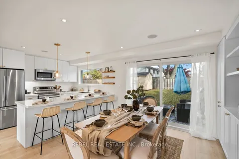 1361 Lakefield St, Oshawa, ON L1J 3Y8