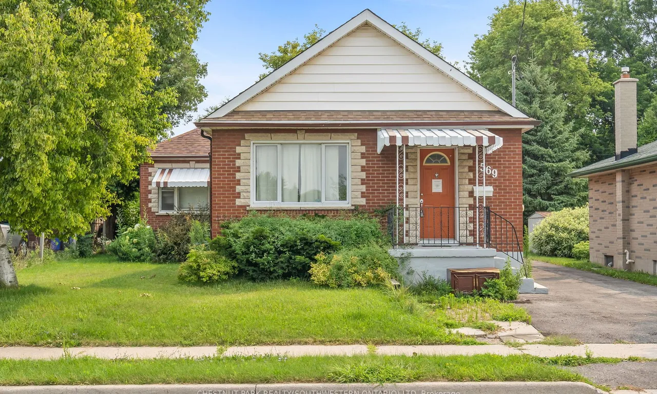 569 Howard St, Oshawa, ON L1H 4Y9
