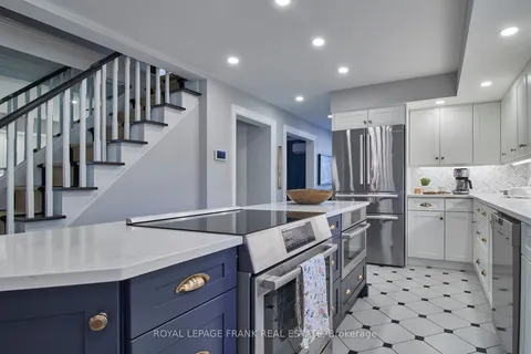 536 Centre St, Whitby, ON L1N 4T6