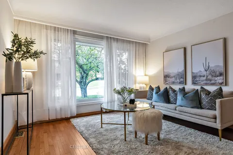 68 Athabasca St, Oshawa, ON L1H 7H6