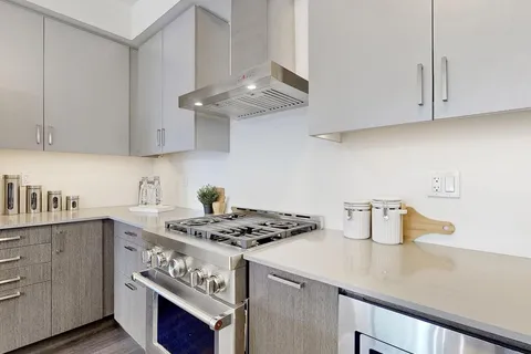 340 Okanagan Path, Oshawa, ON L1H 0A7