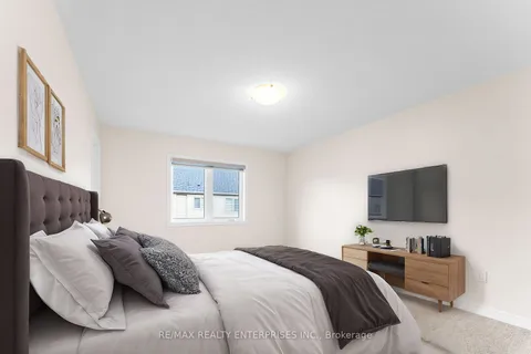 54 Bayardo Dr, Oshawa, ON L1H 7K4