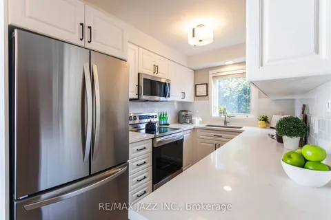 54 Hartsfield Dr, Clarington, ON L1E 1L8