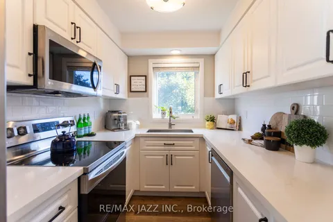 54 Hartsfield Dr, Clarington, ON L1E 1L8