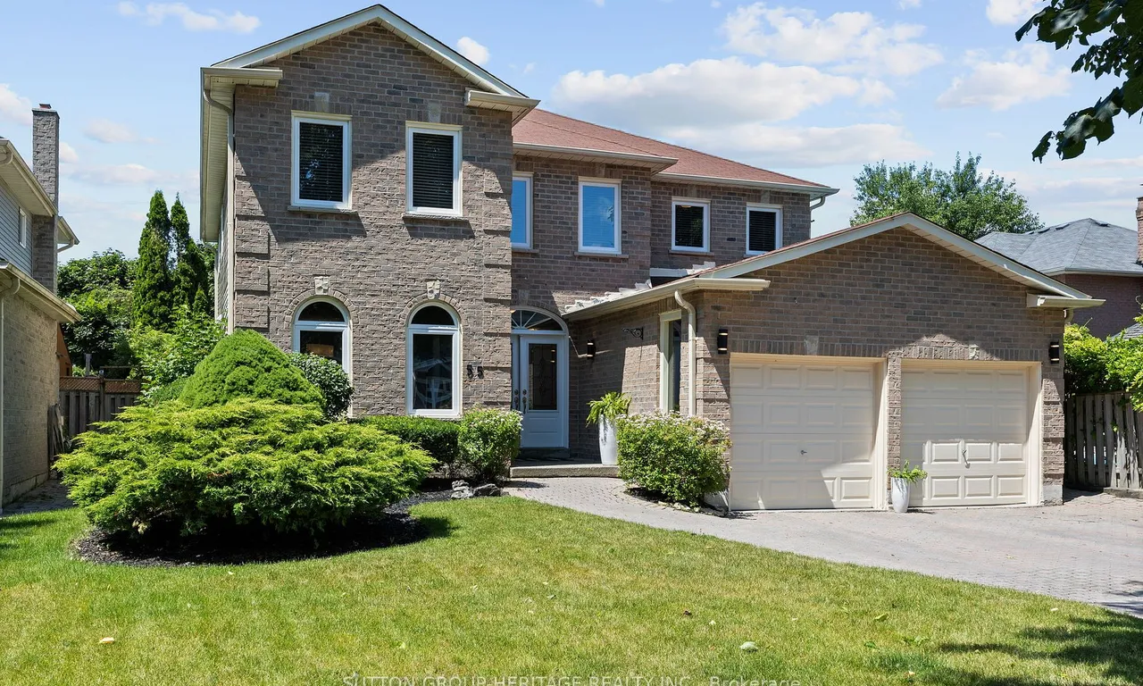 55 Flint Cres, Whitby, ON L1R 1K1