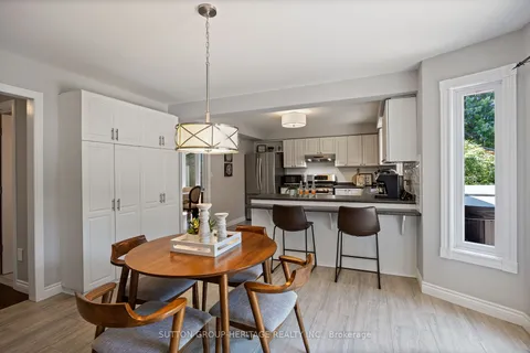 55 Flint Cres, Whitby, ON L1R 1K1