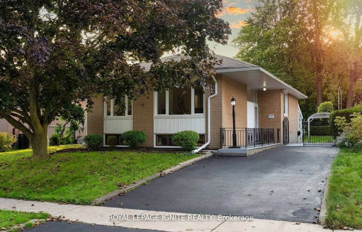 42 Mossbank Dr, Toronto, ON M1G 2C3
