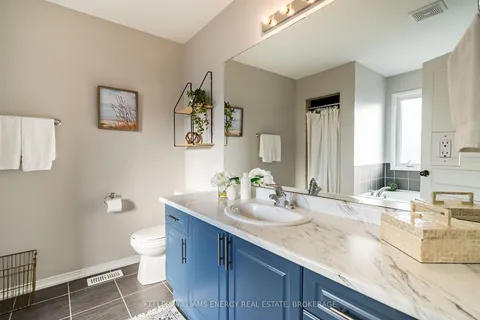 31 John Matthew Cres, Clarington, ON L1C 0S8