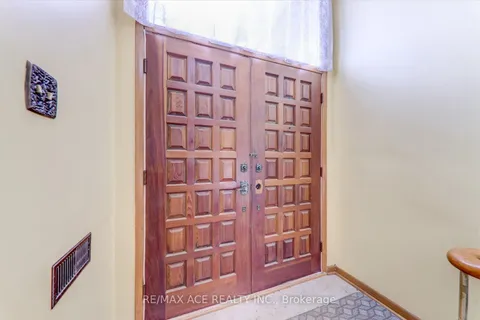 52 Banmoor Blvd, Toronto, ON M1J 2Z2