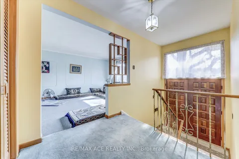 52 Banmoor Blvd, Toronto, ON M1J 2Z2