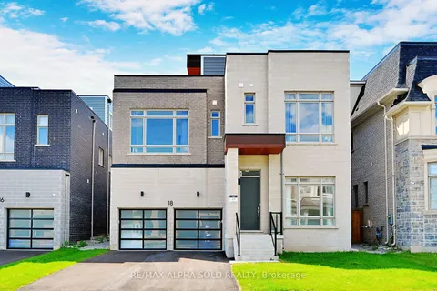 18 Meteorite St, Richmond Hill, ON L4C 4V7