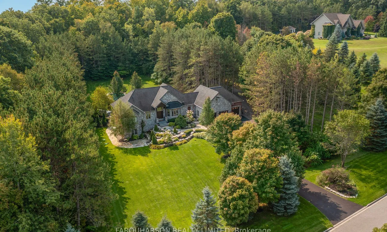 1 Deer Run, Uxbridge, ON L9P 1R4