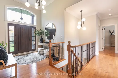 1 Deer Run, Uxbridge, ON L9P 1R4