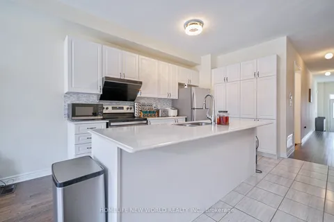 14 Reddington Rd, Markham, ON L3S 0E2