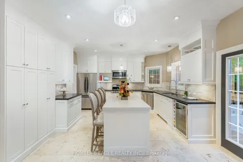 200 Narinia Cres, Newmarket, ON L3X 2E1