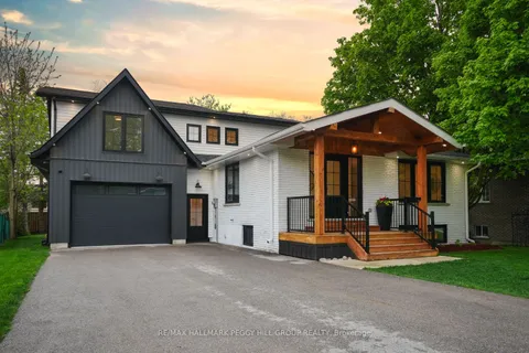 12 Centre St, Innisfil, ON L0L 1L0