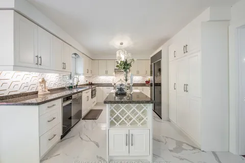 53 Highgrove Cres, Richmond Hill, ON L4C 7W9