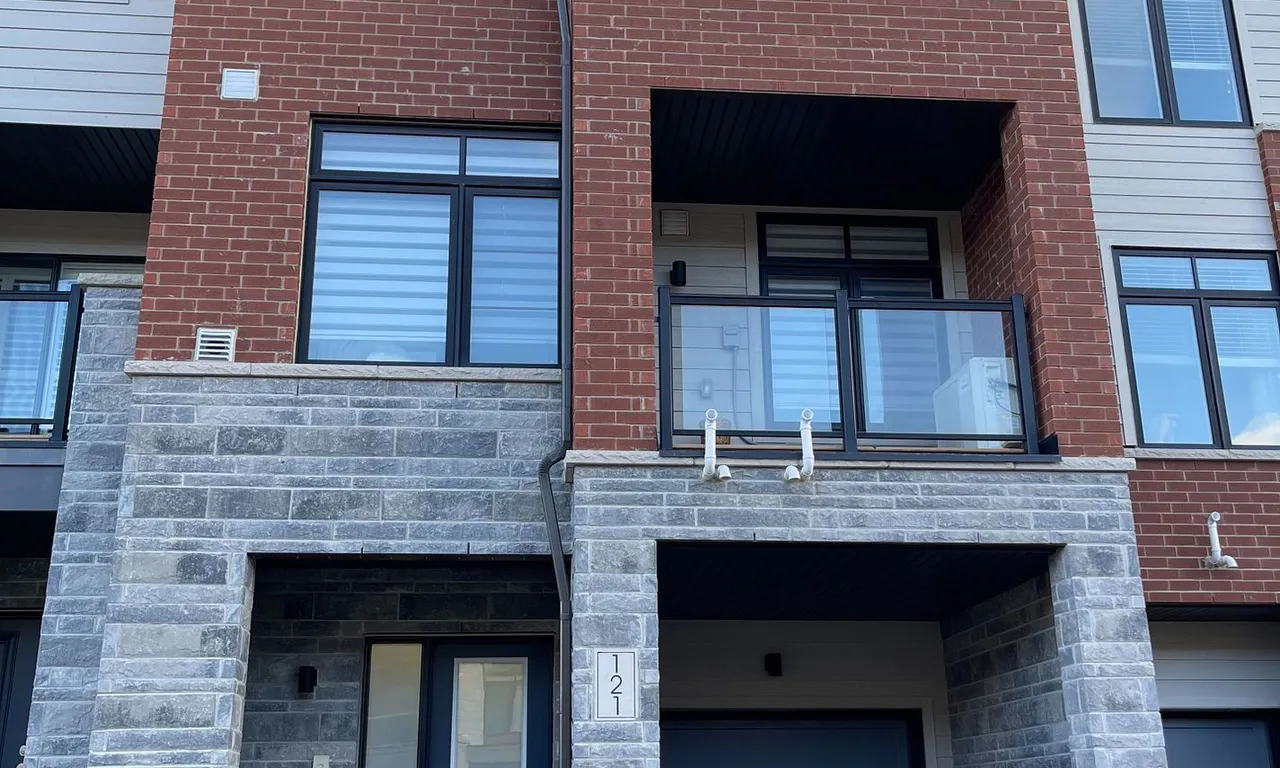 121 Bravo Lane, Newmarket, ON L3X 0L2