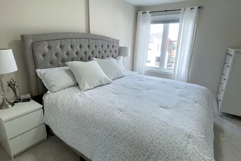 121 Bravo Lane, Newmarket, ON L3X 0L2