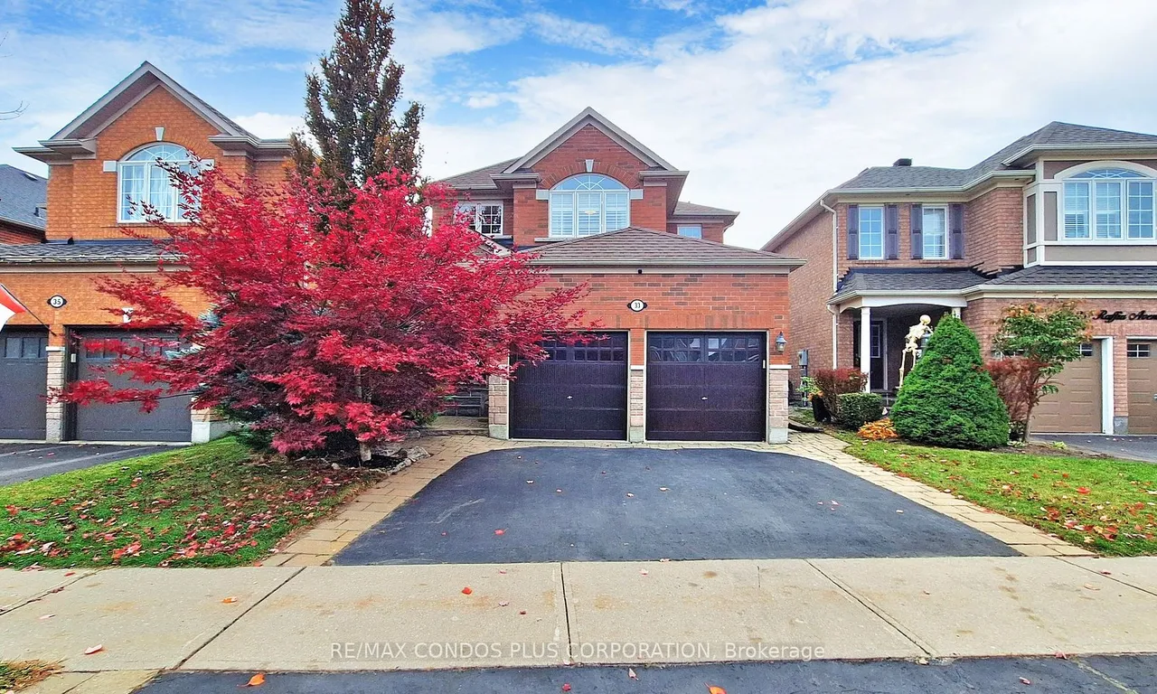 33 Raffia Ave, Richmond Hill, ON L4E 4N1