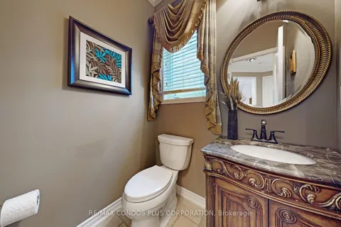 33 Raffia Ave, Richmond Hill, ON L4E 4N1