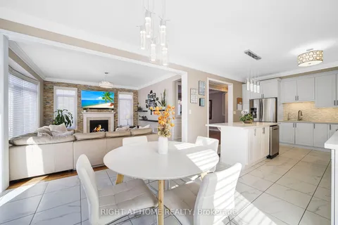 78 Barrow Ave, Bradford West Gwillimbury, ON L3Z 0W1