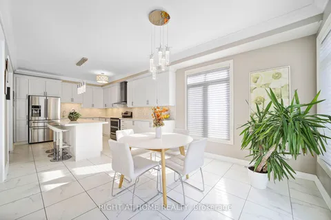 78 Barrow Ave, Bradford West Gwillimbury, ON L3Z 0W1